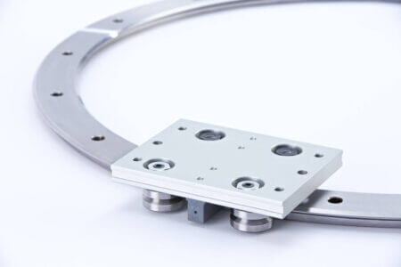 HepcoMotion - 采用hepco导向系统的焊接机器人制造商Nanosytec