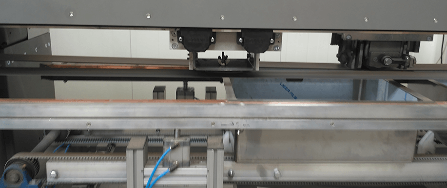 HepcoMotion - 每年自动打磨40,000个用1毫米厚不锈钢制成的水槽, 这类金属加工机械需要何种精密导轨