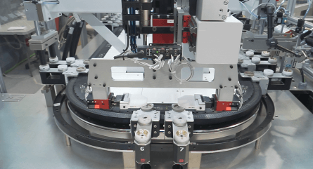 HepcoMotion - CMTEC化妆瓶盖子装配  |  配套倍福的XTS使用的GFX导向系统