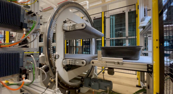 HepcoMotion - 水槽生产应用  HDRT重载圆弧导轨